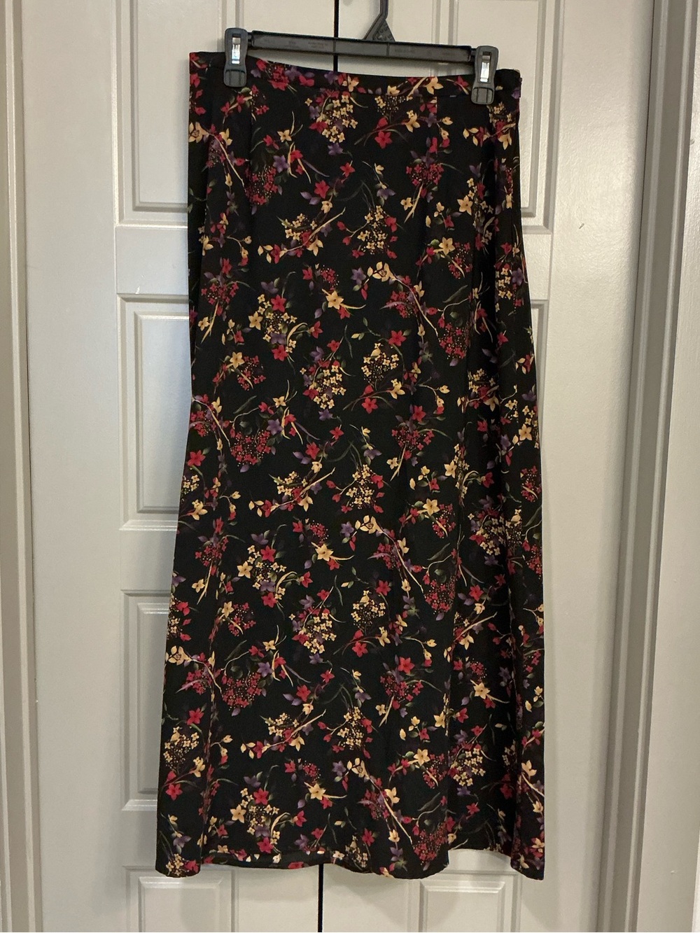 Kathie Lee Collection Black Floral Midi Skirt Size M Like New